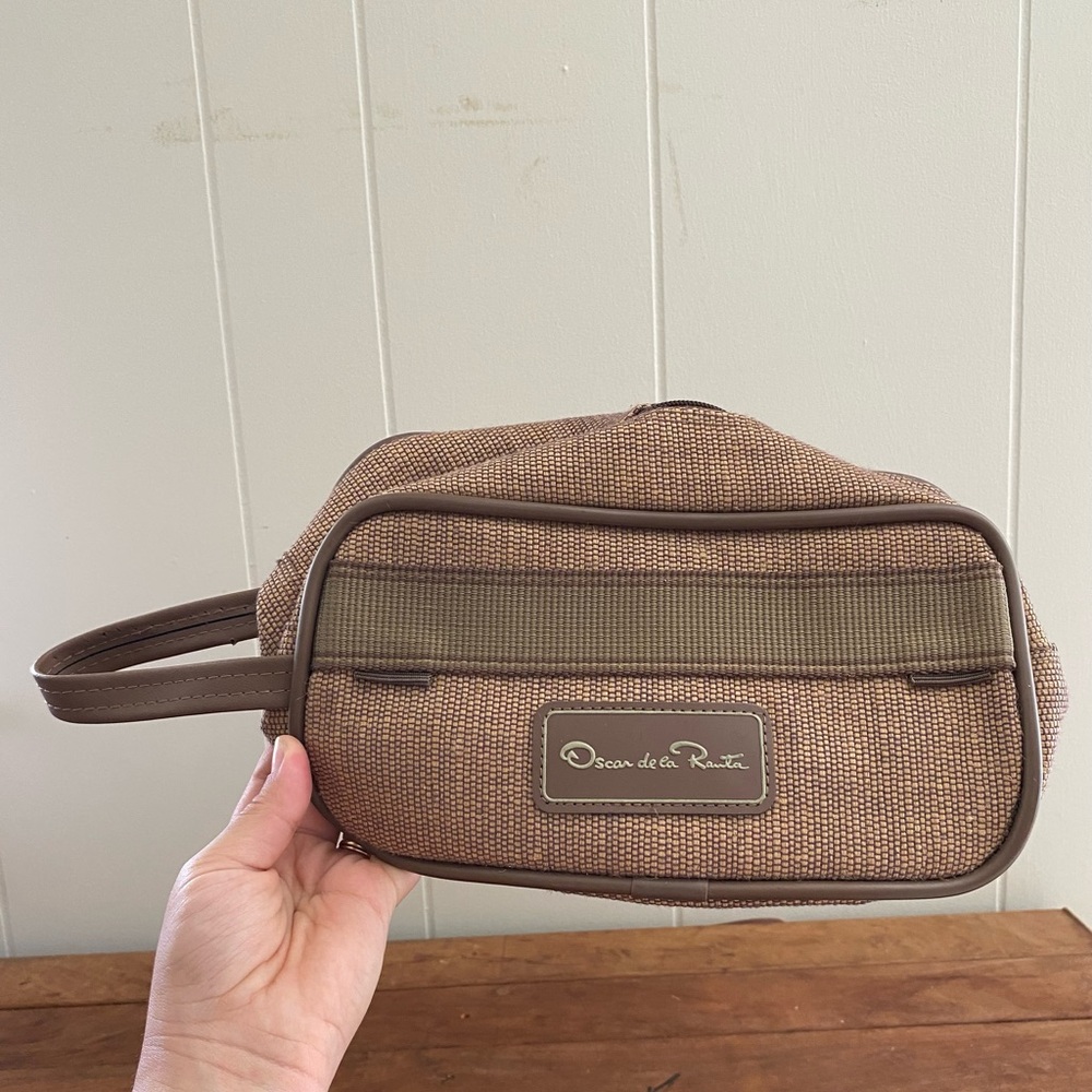 Oscar de la Renta Tan Toiletry Bag